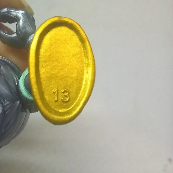 Moose Toys Treasure X Aliens Cosmic Knights Vinyl Figure-Sir Butt Head-Series 3 - Picture 6 of 7